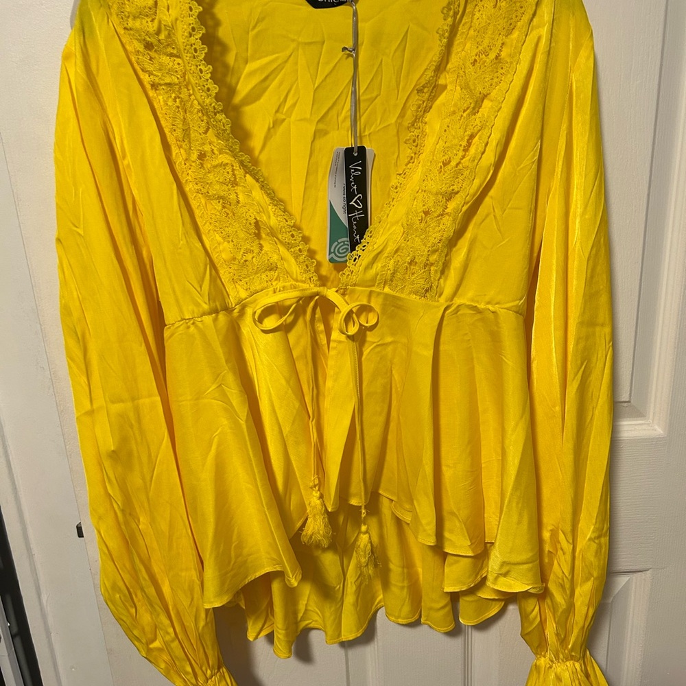 Chic Sunlit Lace Blouse